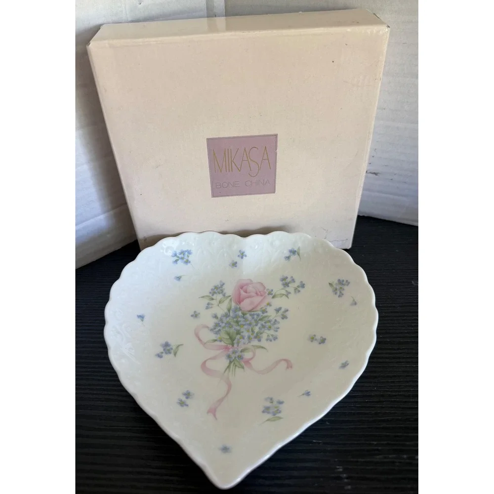 Mikasa Always and Forever Heart Trinket Dish Bone China Japan Pink Rose Blue